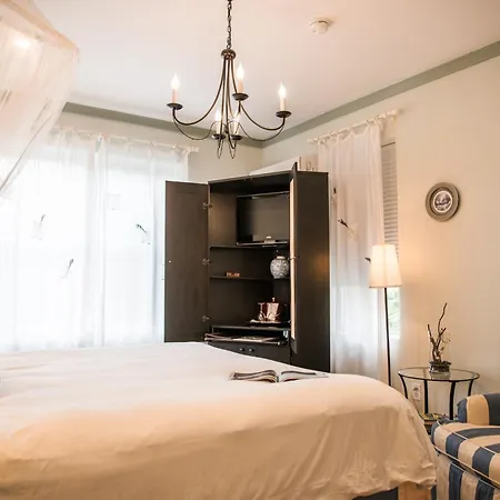 Cadet Hotel-2